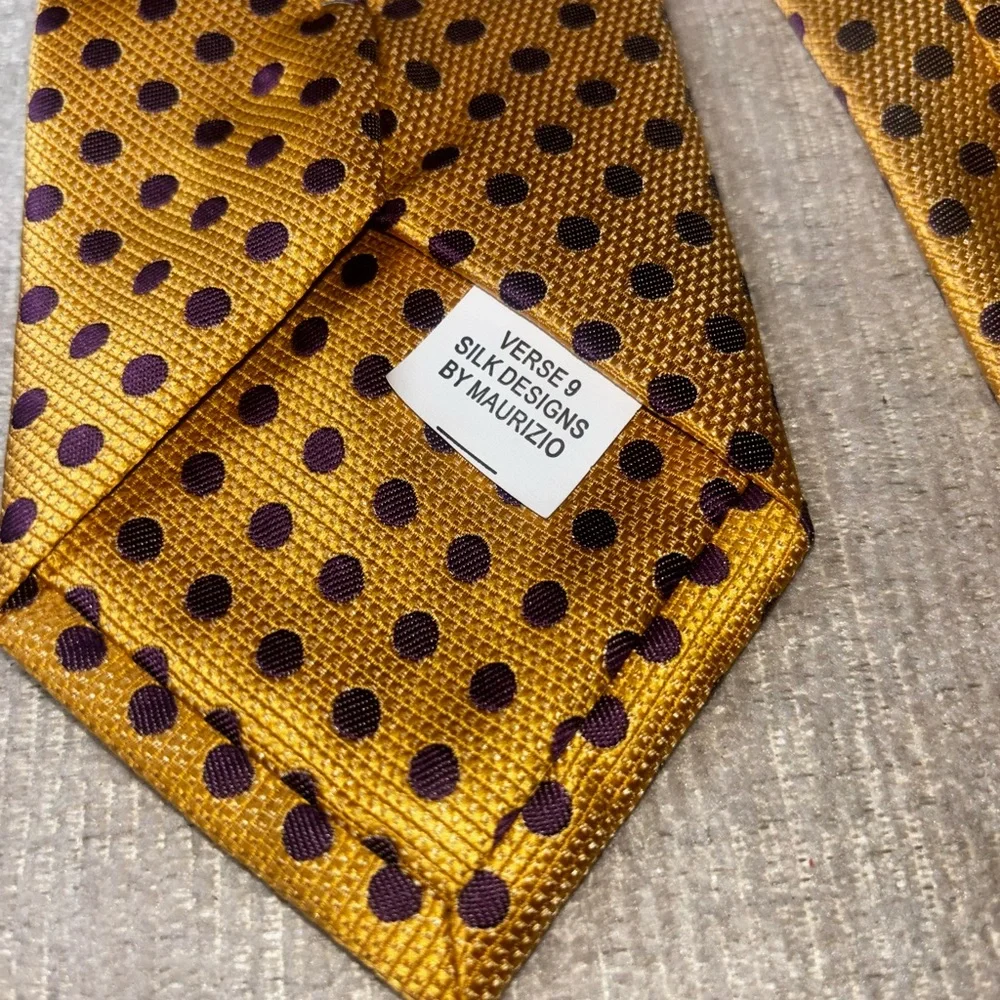 Verse 9 NWT Gold Purple Polka Dot Silk Tie Handsome Office Classy Dapper Necktie